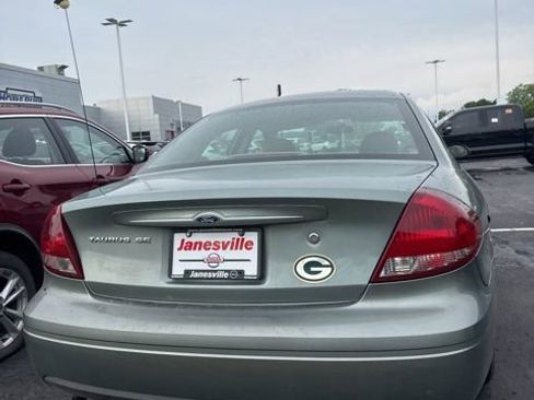 Used 2007 Ford Taurus SE FWD image 2