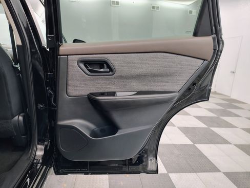 Used 2022 Nissan Rogue S image 24