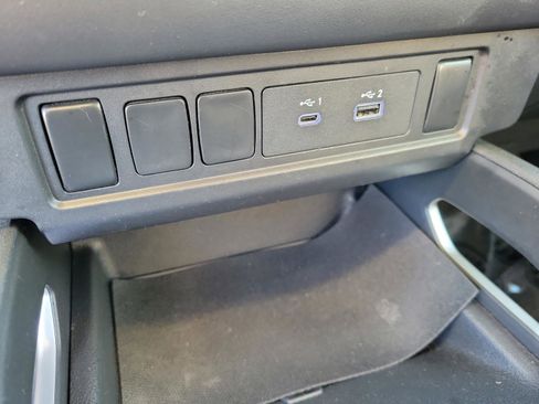 Used 2024 Nissan Frontier SV image 31