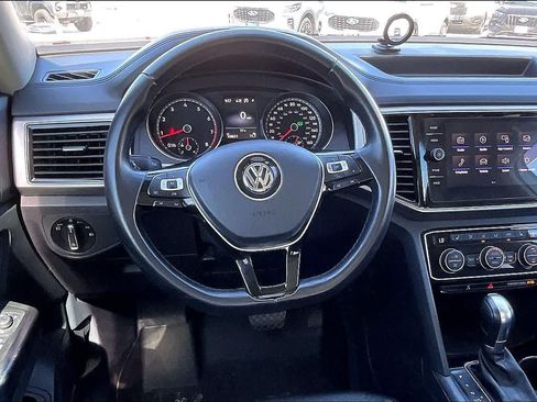 Used 2018 Volkswagen Atlas SEL AWD/4WD image 14