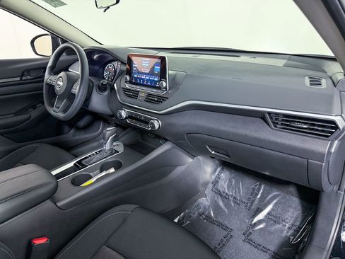 Certified 2025 Nissan Altima 2.5 S image 12