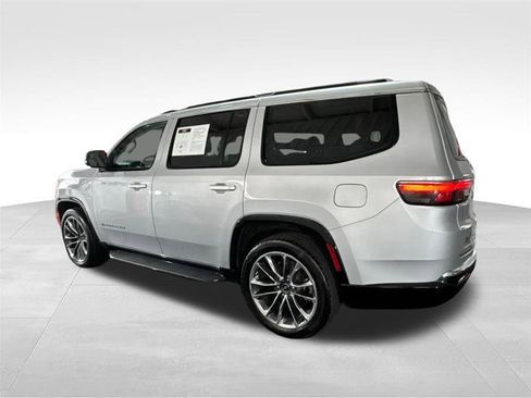 Used 2022 Jeep Wagoneer Series II w/ Premium Group I AWD/4WD image 7