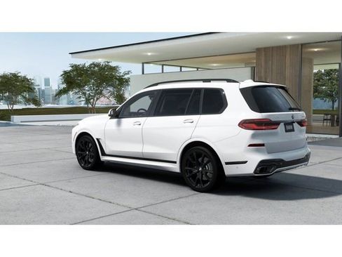 New 2027 BMW X7 xDrive40i w/ M Sport Package AWD/4WD image 2