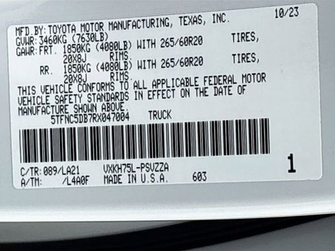 Used 2024 Toyota Tundra Platinum AWD/4WD image 35