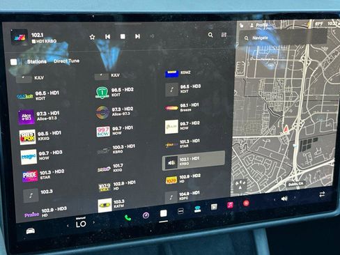 Used 2021 Tesla Model S Plaid image 17