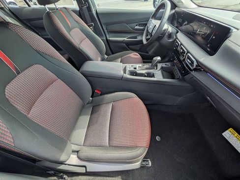 New 2026 Nissan Sentra SR FWD image 23