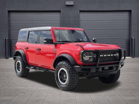 Used 2024 Ford Bronco Badlands AWD/4WD image 3