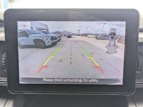 Used 2021 Ford Explorer XLT image 40