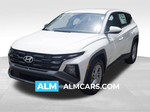 Used 2025 Hyundai Tucson SE FWD image 1