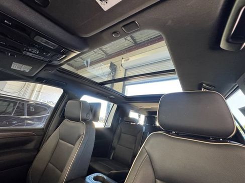 Used 2023 Chevrolet Suburban Premier AWD/4WD image 27