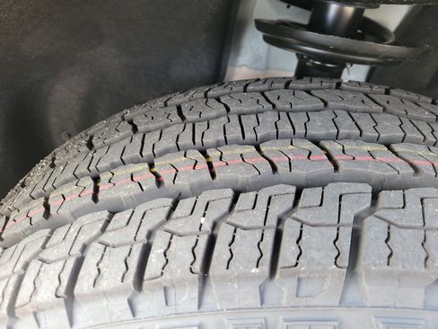 New 2026 GMC Acadia AT4 image 12