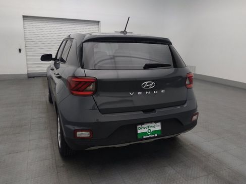 Used 2023 Hyundai Venue SE FWD image 6