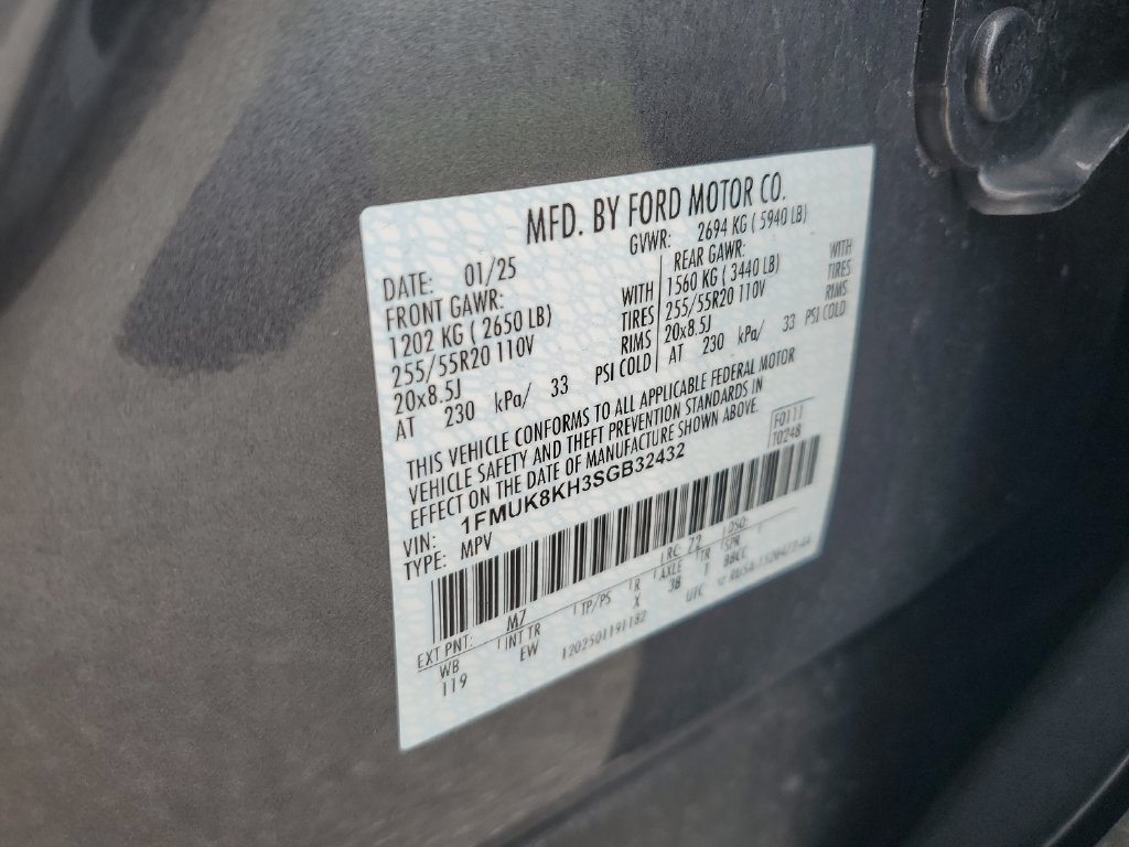 Used 2025 Ford Explorer ST-Line AWD/4WD image 28