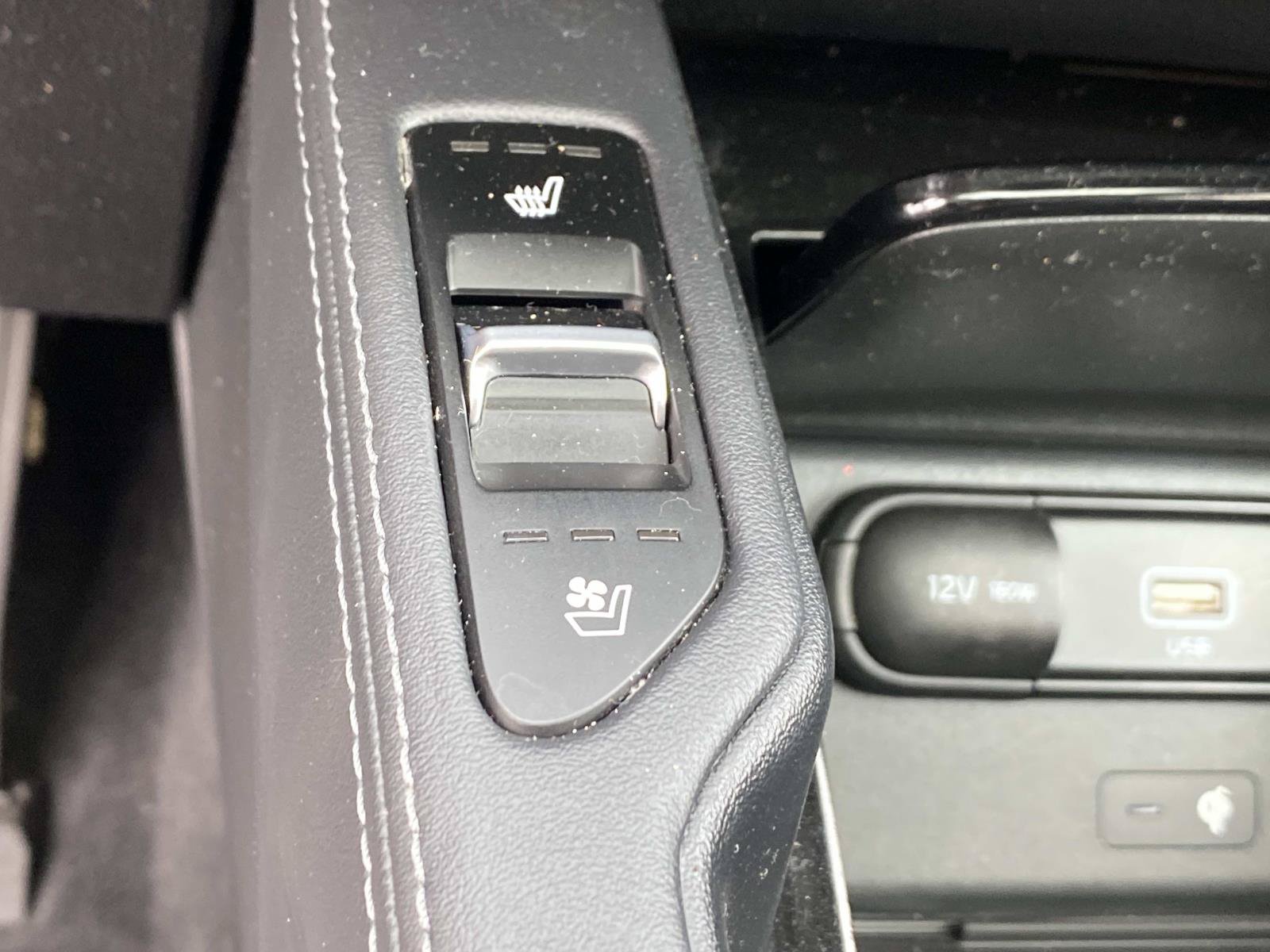 Used 2021 Kia Telluride EX w/ EX Premium Package AWD/4WD image 16