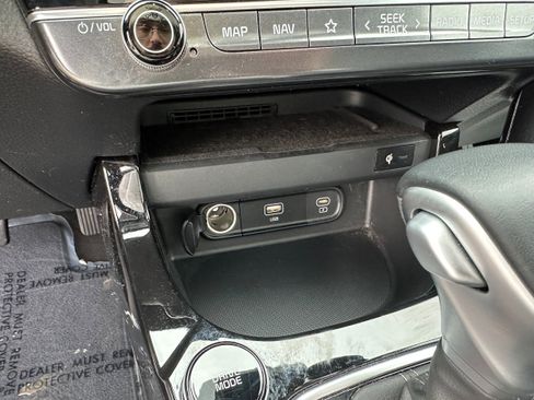 Used 2024 Kia Seltos EX AWD/4WD image 29