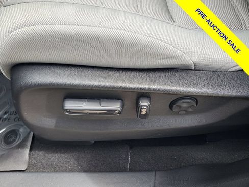 Used 2019 Honda CR-V EX image 17