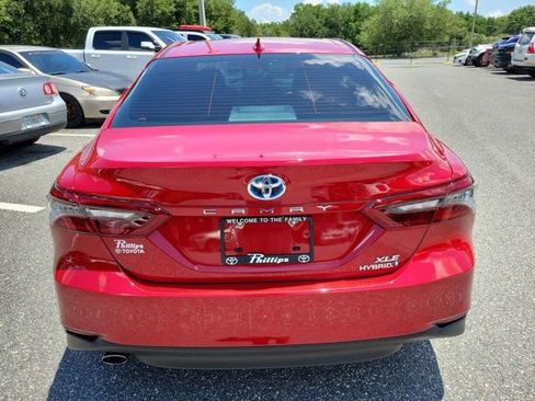 Used 2024 Toyota Camry XLE FWD image 11