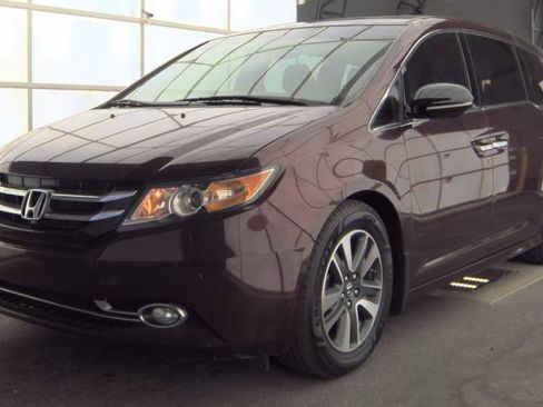 Used 2015 Honda Odyssey Touring image 3
