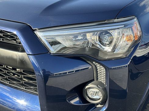 Used 2022 Toyota 4Runner SR5 Premium image 11