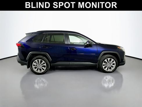 Used 2023 Toyota RAV4 XLE Premium image 8