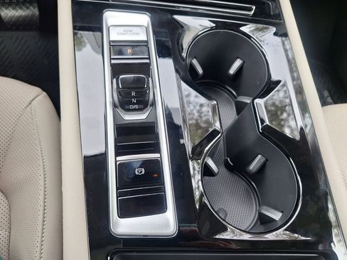 New 2026 Volkswagen Atlas SE image 18