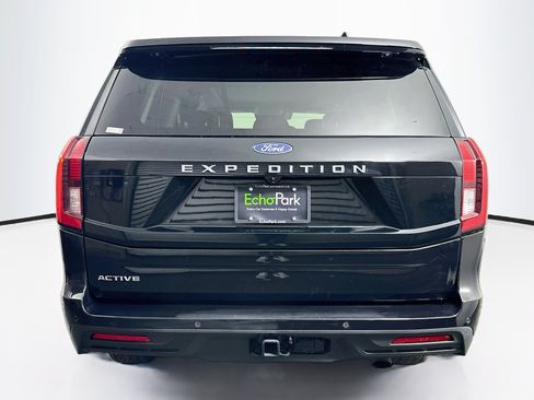 Used 2025 Ford Expedition Active AWD/4WD image 7