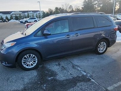 Used 2017 Toyota Sienna XLE