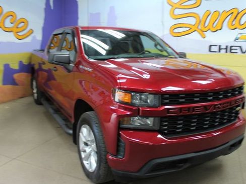 Used 2020 Chevrolet Silverado 1500 Custom w/ Custom Convenience Package AWD/4WD image 2