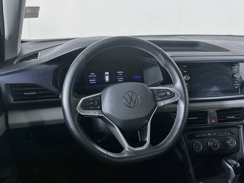 Used 2022 Volkswagen Taos SE FWD image 18