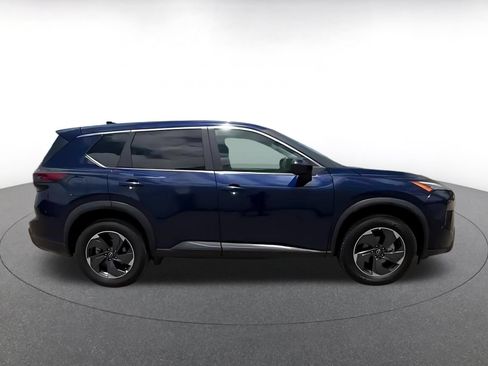 Used 2025 Nissan Rogue SV FWD image 16