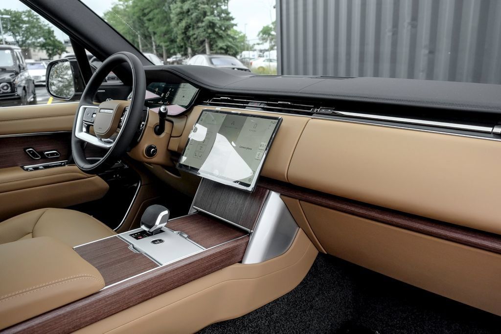 New 2026 Land Rover Range Rover Long Wheelbase SE AWD/4WD image 22