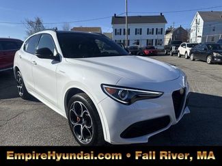 Used 2022 Alfa Romeo Stelvio Veloce video 2