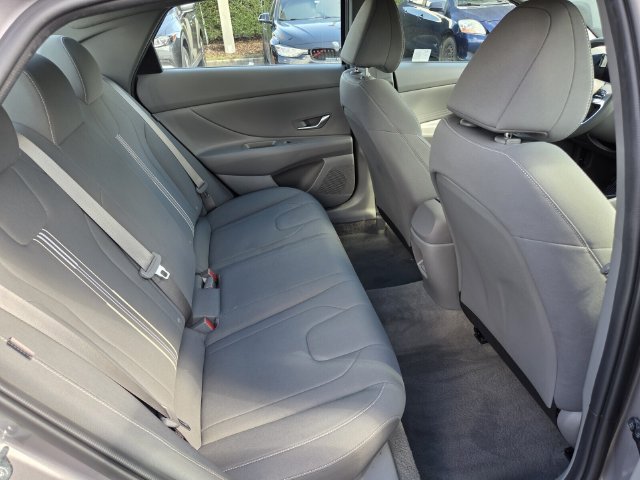 Used 2024 Hyundai Elantra SEL FWD image 15