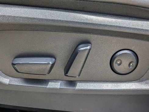Certified 2026 Nissan Pathfinder SL w/ SL Premium Package FWD image 23