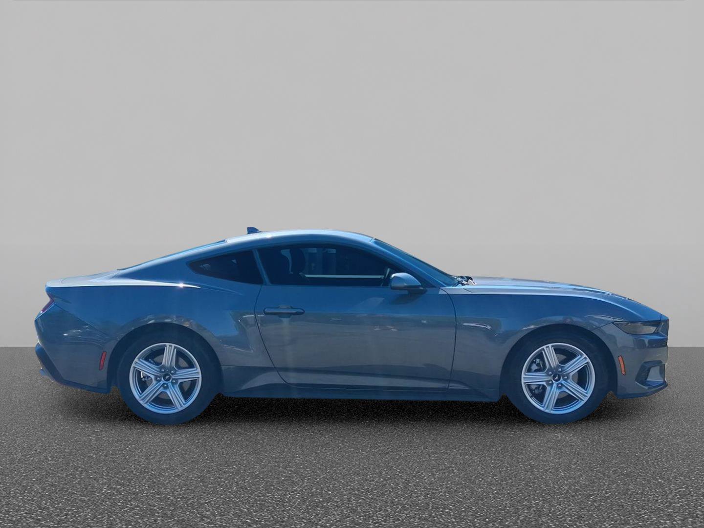 Used 2026 Ford Mustang Coupe RWD image 4