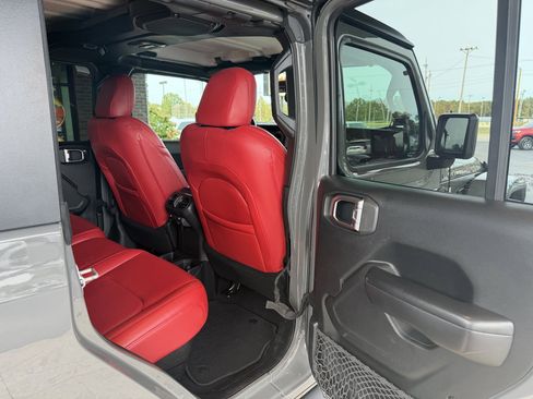 Used 2020 Jeep Gladiator Sport w/ Quick Order Package 24S image 32