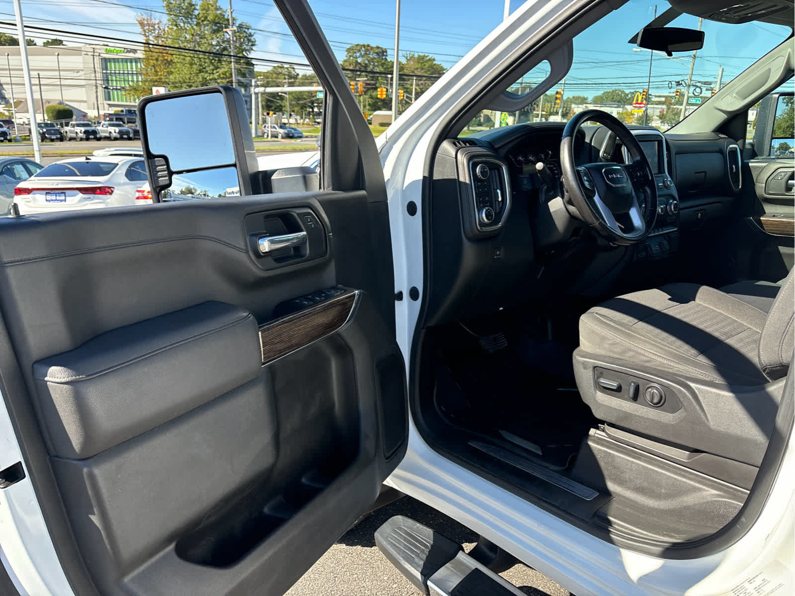 Used 2022 GMC Sierra 2500 SLE w/ SLE Convenience Package AWD/4WD image 7