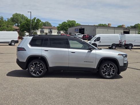 Certified 2026 Jeep Cherokee Overland AWD/4WD image 2