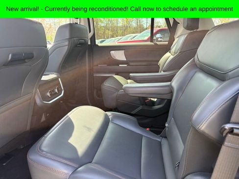 Used 2025 Ford Expedition Active image 10