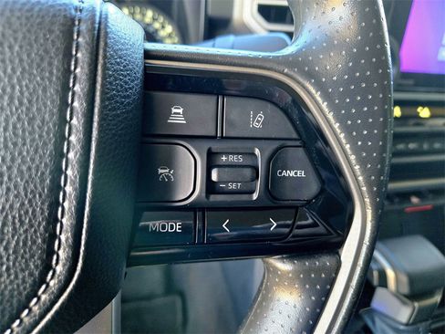 Used 2022 Toyota Tundra SR5 w/ SR5 Convenience Package image 16