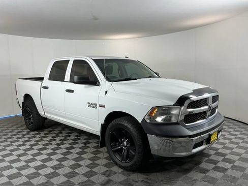 Used 2016 RAM 1500 ST w/ SXT Appearance Group AWD/4WD image 3