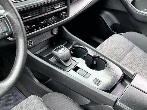 Certified 2023 Nissan Rogue SV FWD image 17