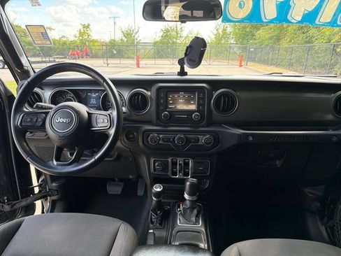 Used 2018 Jeep Wrangler Unlimited Sport S AWD/4WD image 15