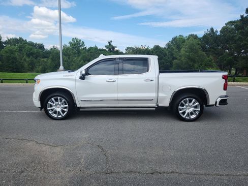 Certified 2023 Chevrolet Silverado 1500 High Country w/ Technology Package AWD/4WD image 2