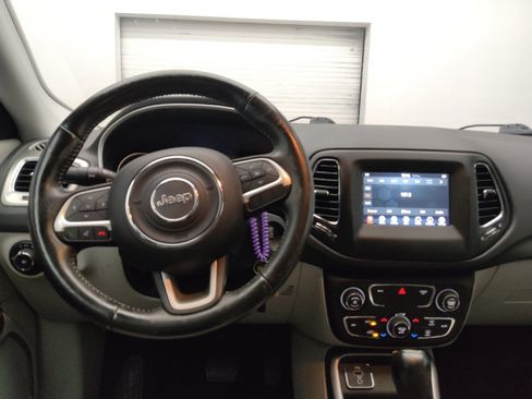 Used 2018 Jeep Compass Latitude w/ Popular Equipment Group FWD image 22