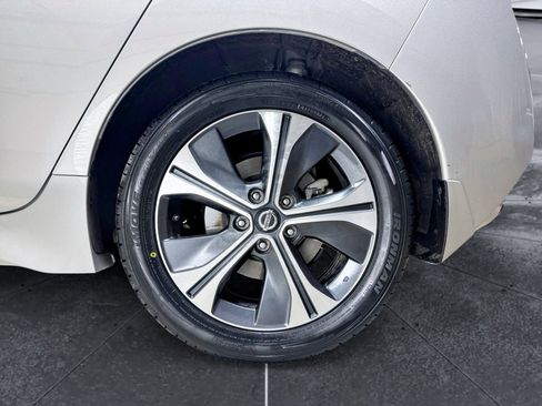 Used 2021 Nissan Leaf SV w/ SV Technology Package image 35