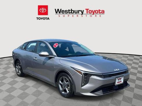 Used 2025 Kia K4 FWD image 1