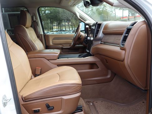 Used 2024 RAM 2500 Limited w/ Safety Group image 22