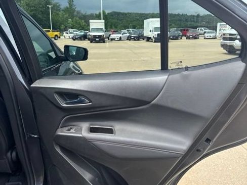 Used 2022 Chevrolet Equinox RS w/ RS Leather Package AWD/4WD image 16