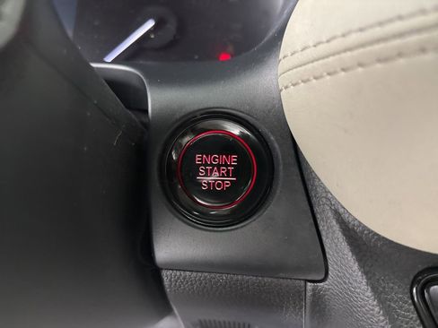 Used 2025 Honda HR-V LX image 12